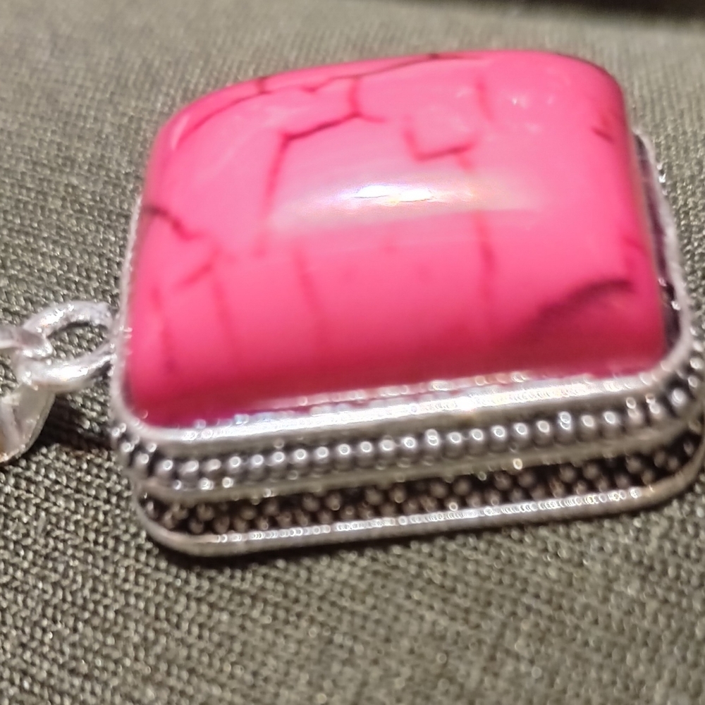 Pendent - Picture 2 of 5